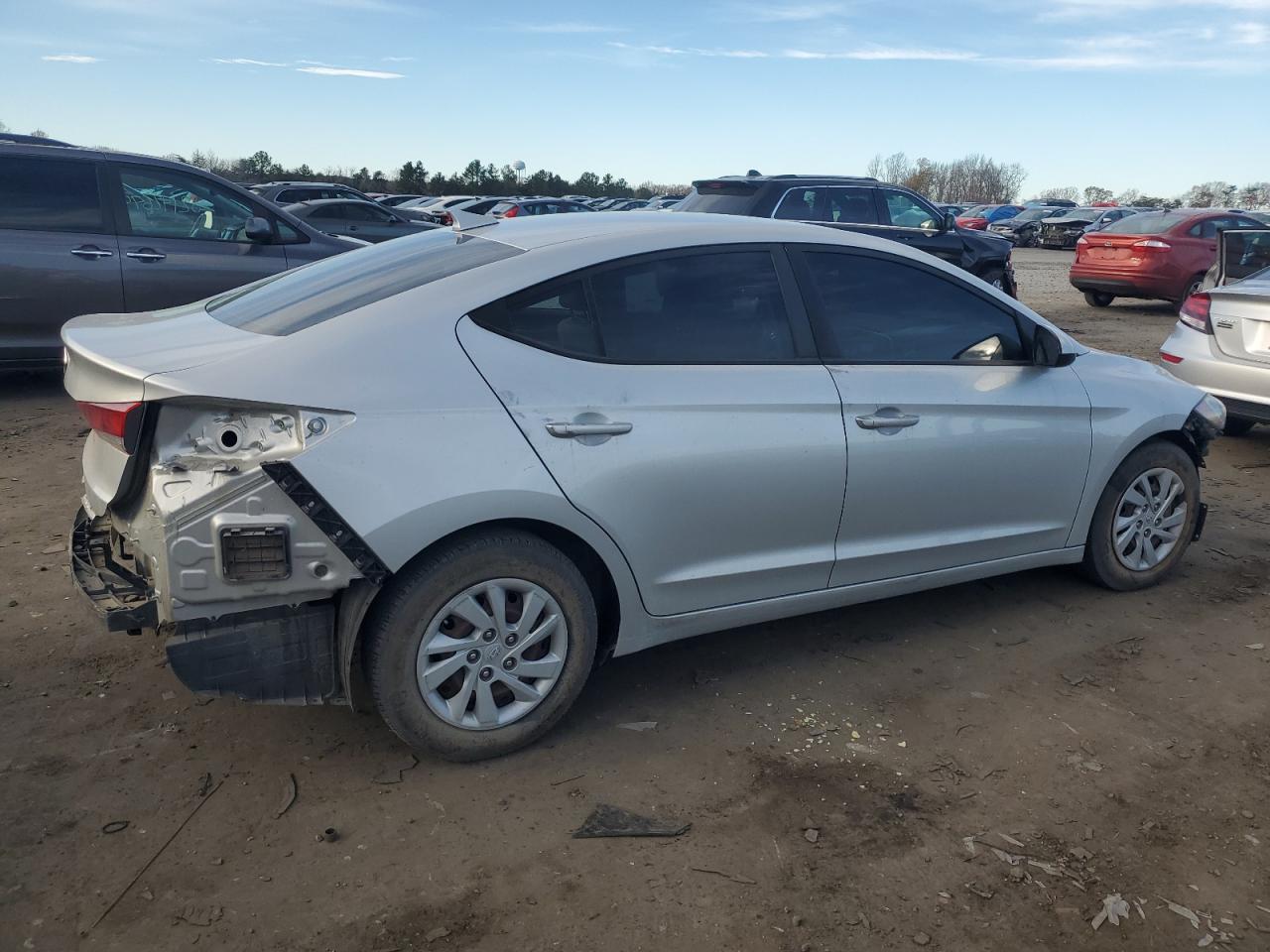 2017 Hyundai Elantra - Image 3