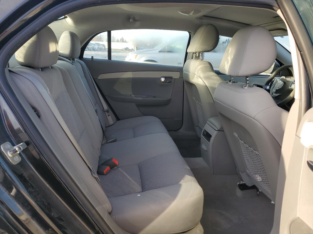 2011 Chevrolet Malibu - Image 10