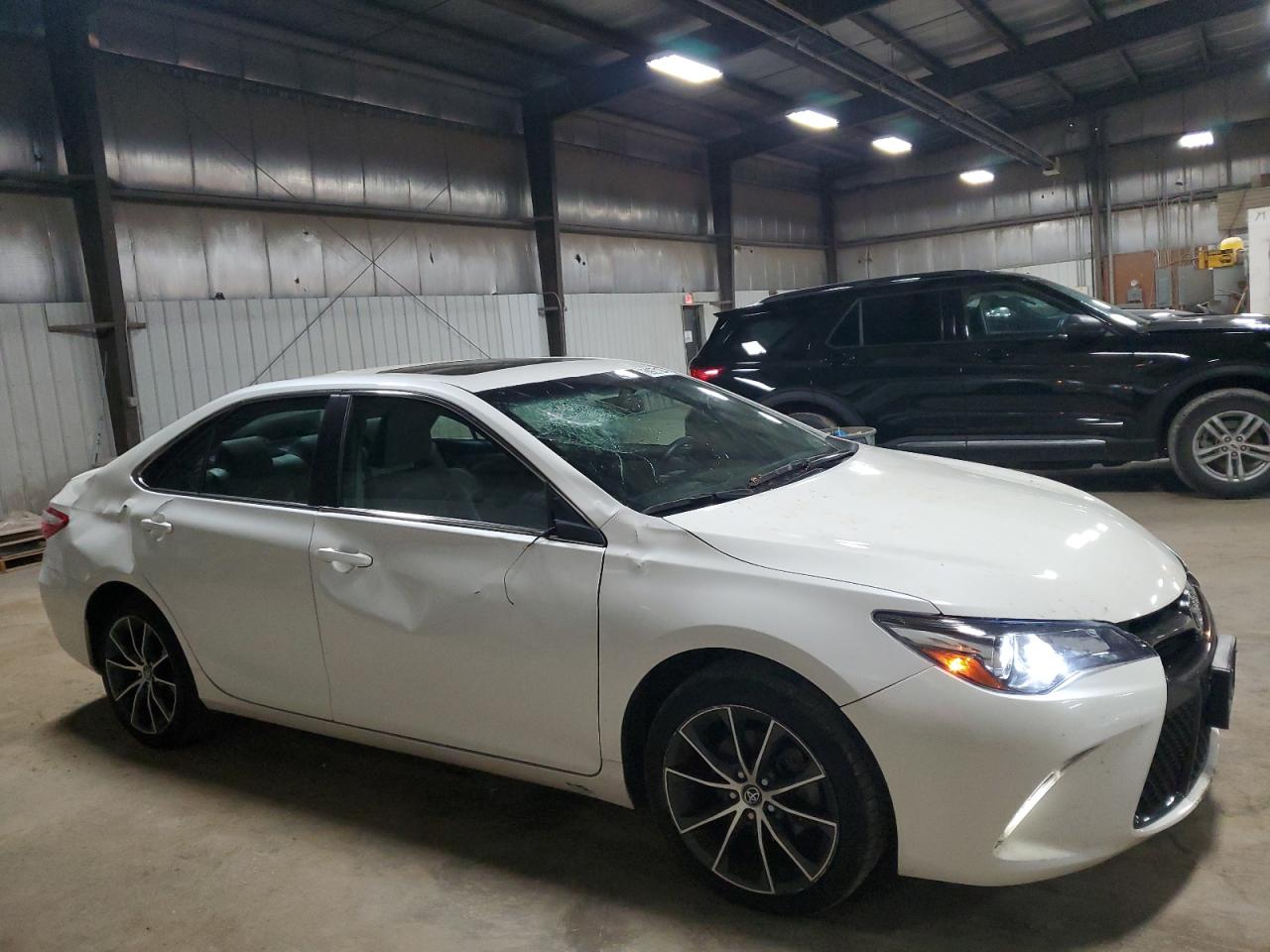 2017 Toyota Camry - Image 4