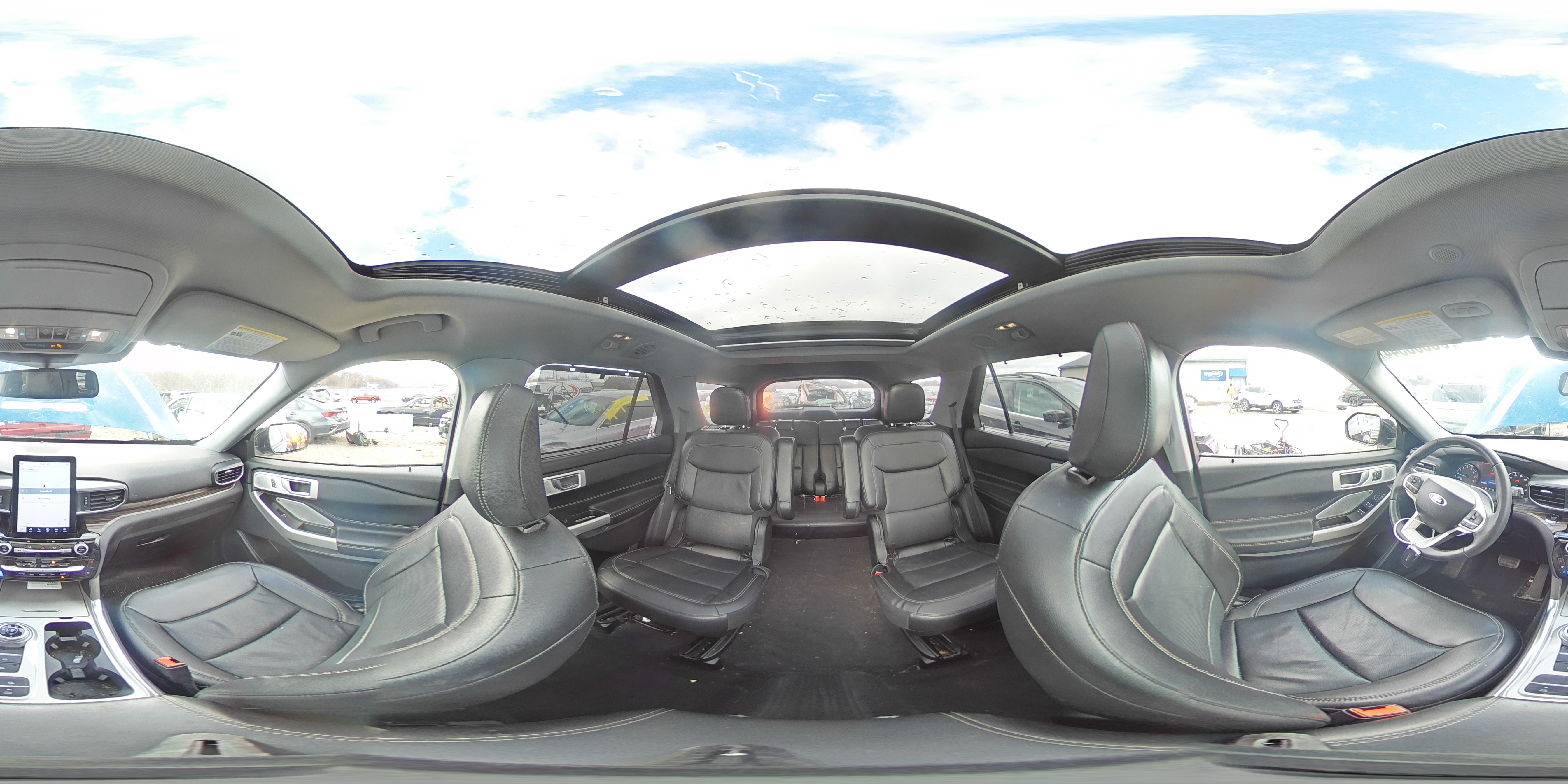2022 Ford Explorer - Image 16
