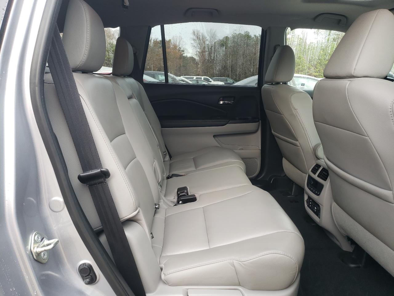 2017 Honda Pilot - Image 11