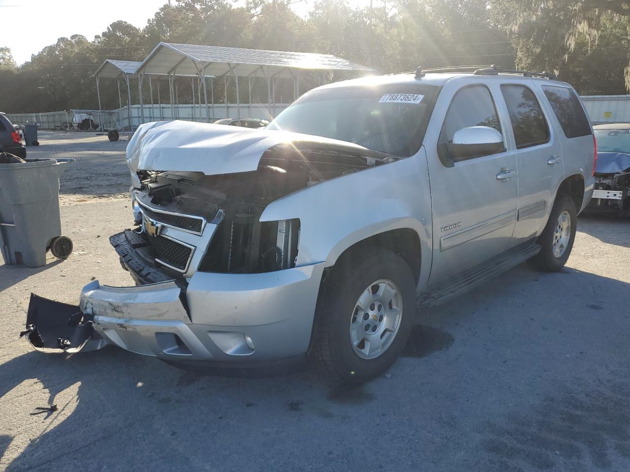 VIN 1GNSCBE04DR303943 2013 CHEVROLET TAHOE no.1