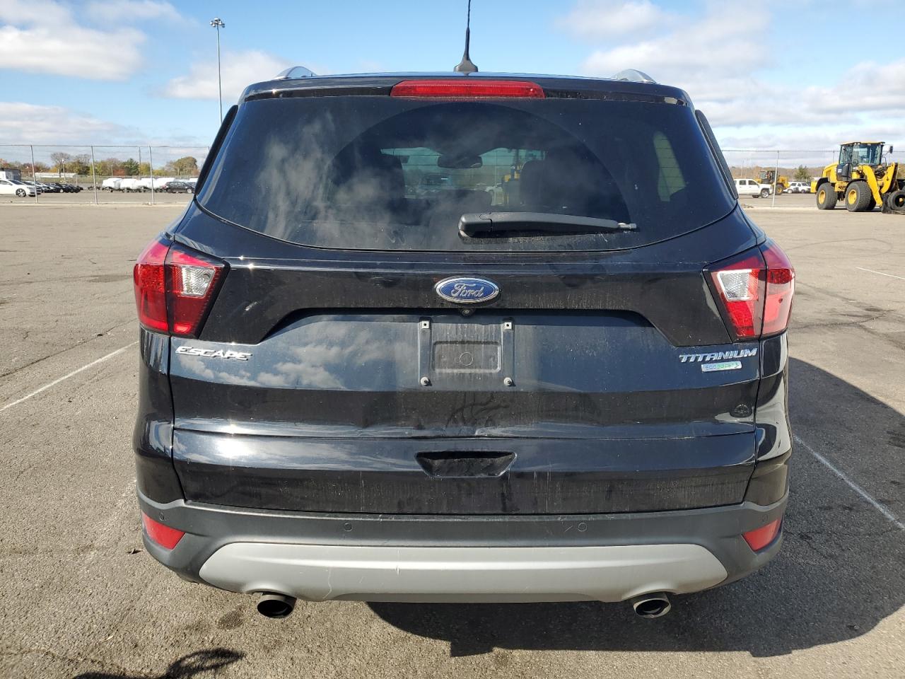 1FMCU0J90KUA55831 2019 Ford Escape Titanium