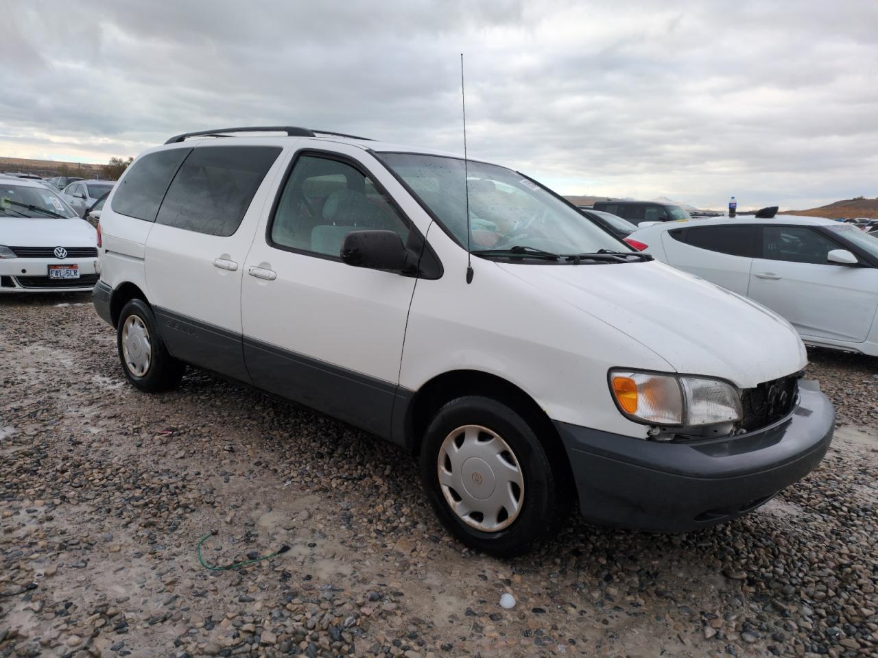 1998 Toyota Sienna - Image 4