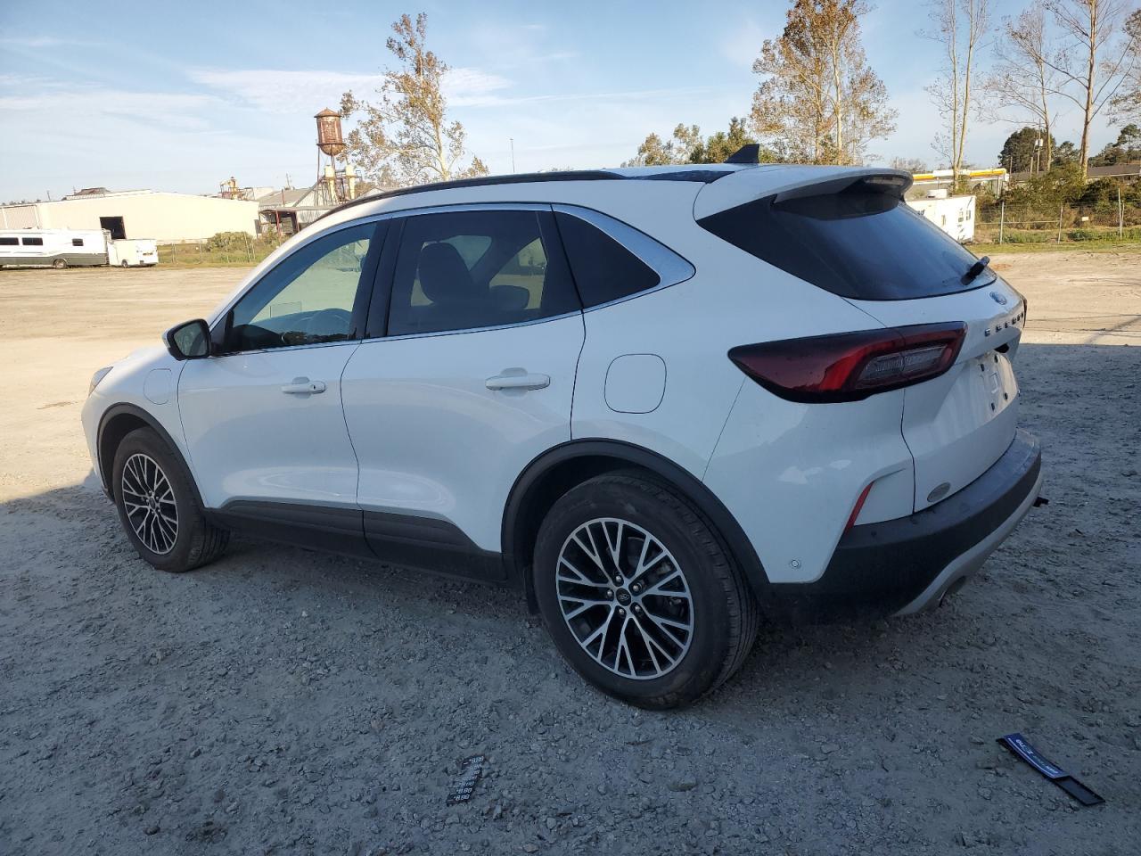 2023 Ford Escape - Image 2
