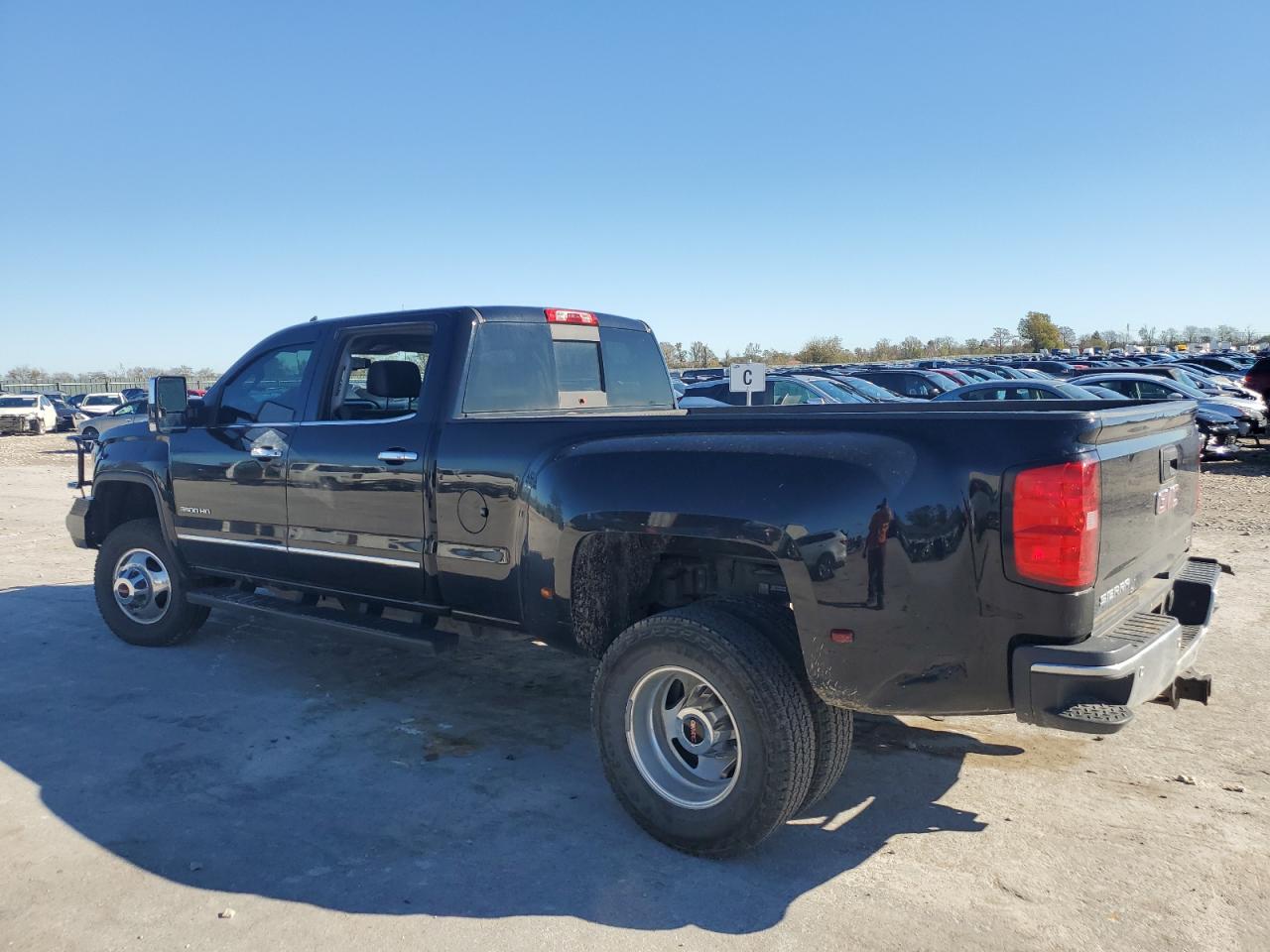 VIN 1GT423C87FF560375 2015 GMC SIERRA no.2