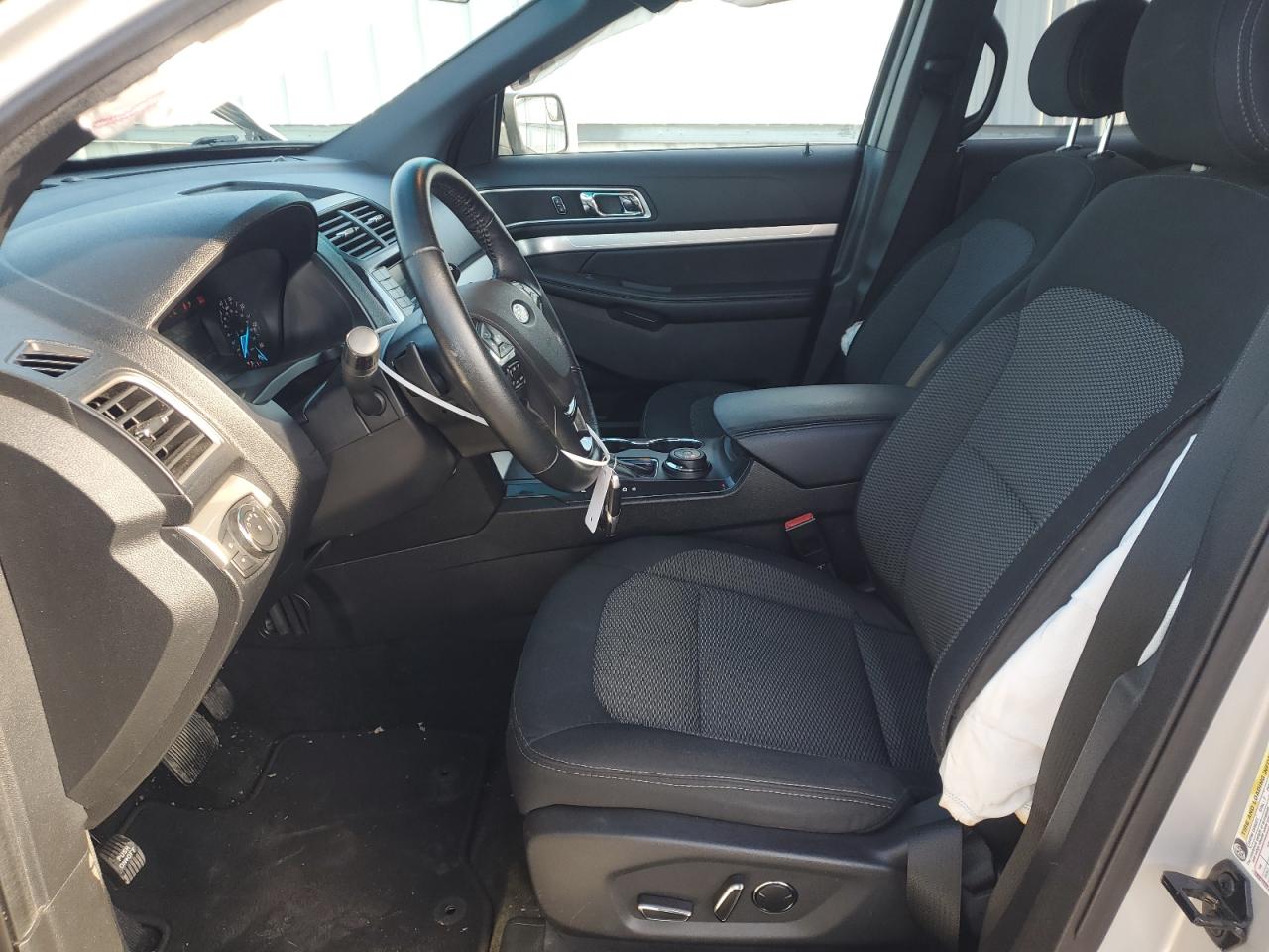 2017 Ford Explorer - Image 7