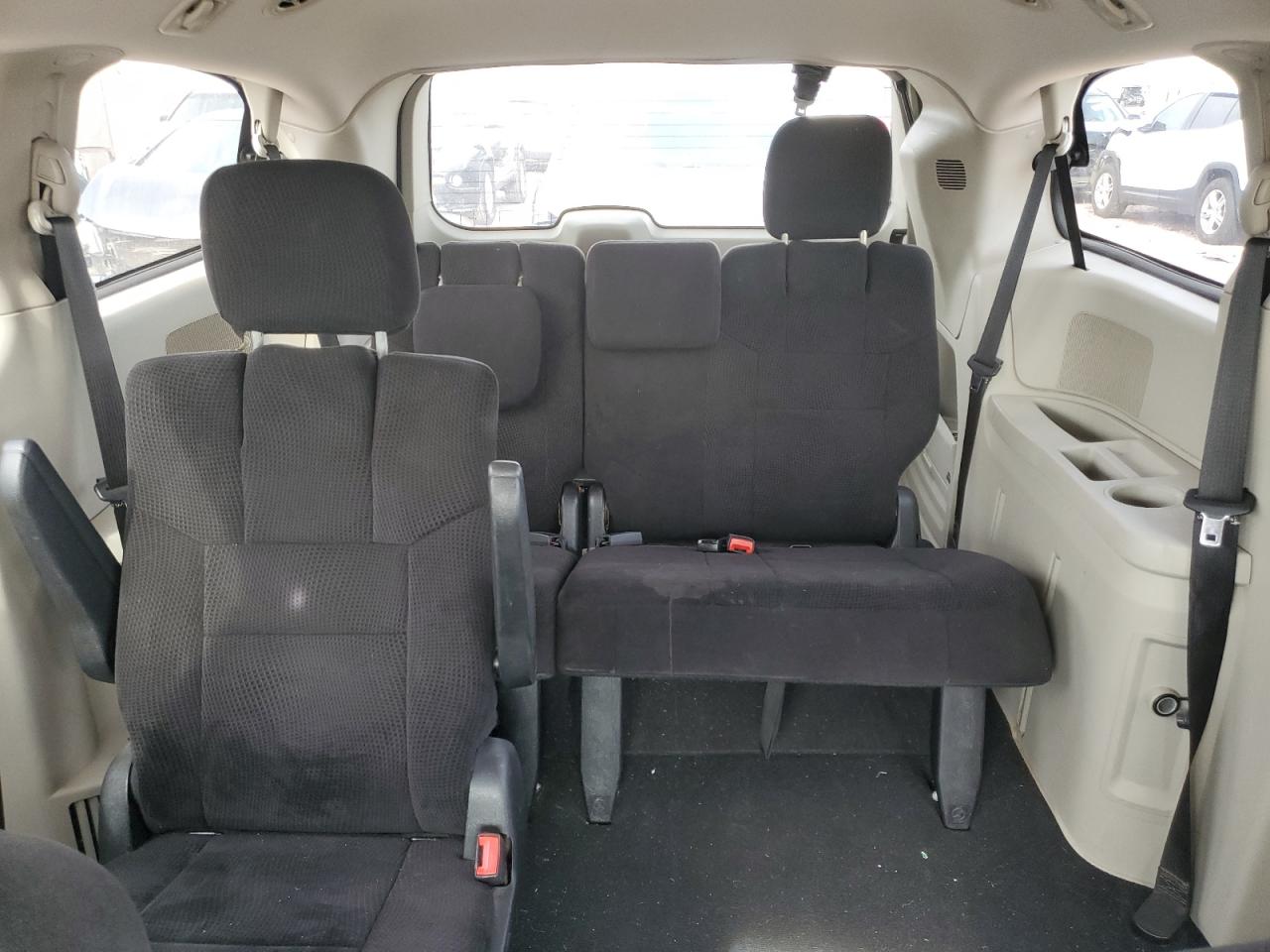 2013 Dodge Caravan - Image 10