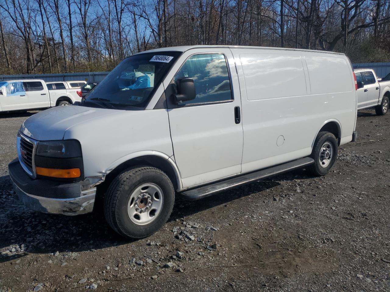 2015 GMC Savana - Image 1