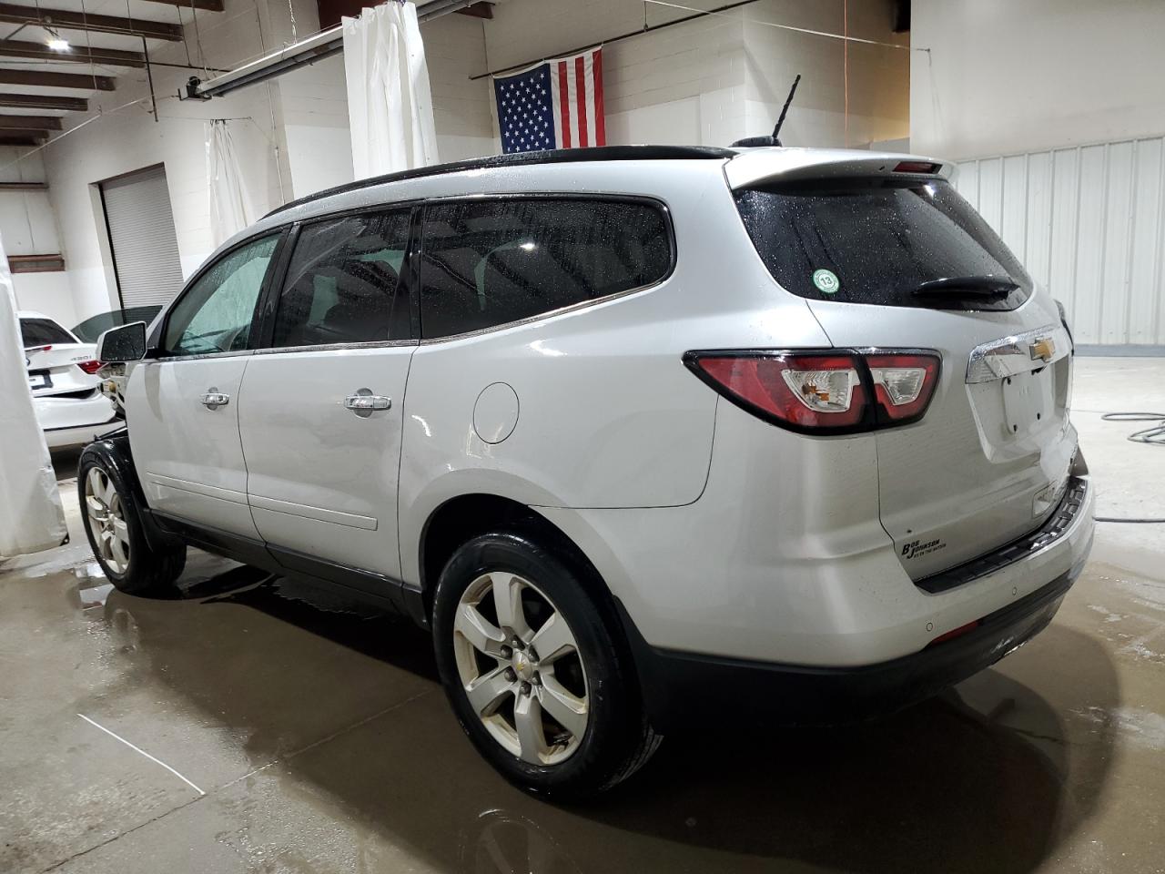 1GNKRGKD4GJ324006 2016 CHEVROLET TRAVERSE - Image 2