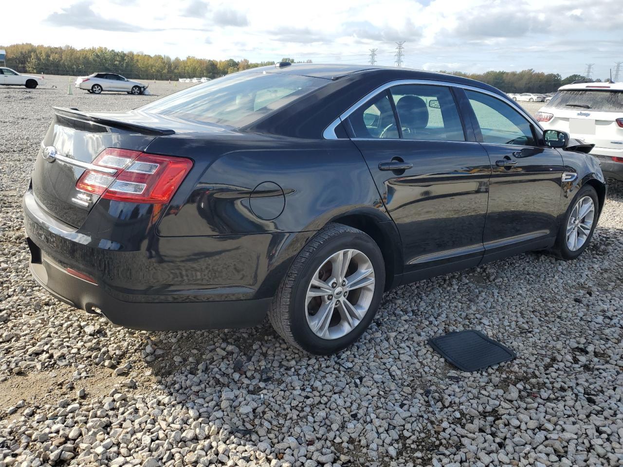 VIN 1FAHP2E81GG144057 2016 FORD TAURUS no.3