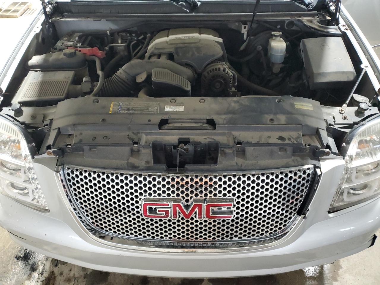 2011 GMC Yukon - Image 12