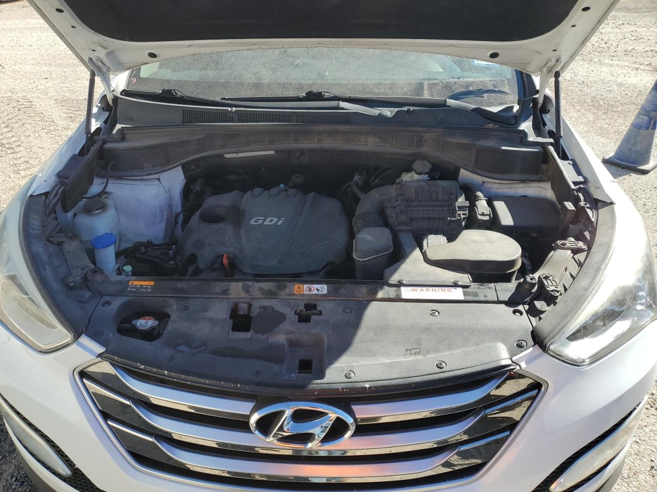 2016 Hyundai Santa Fe - Image 12