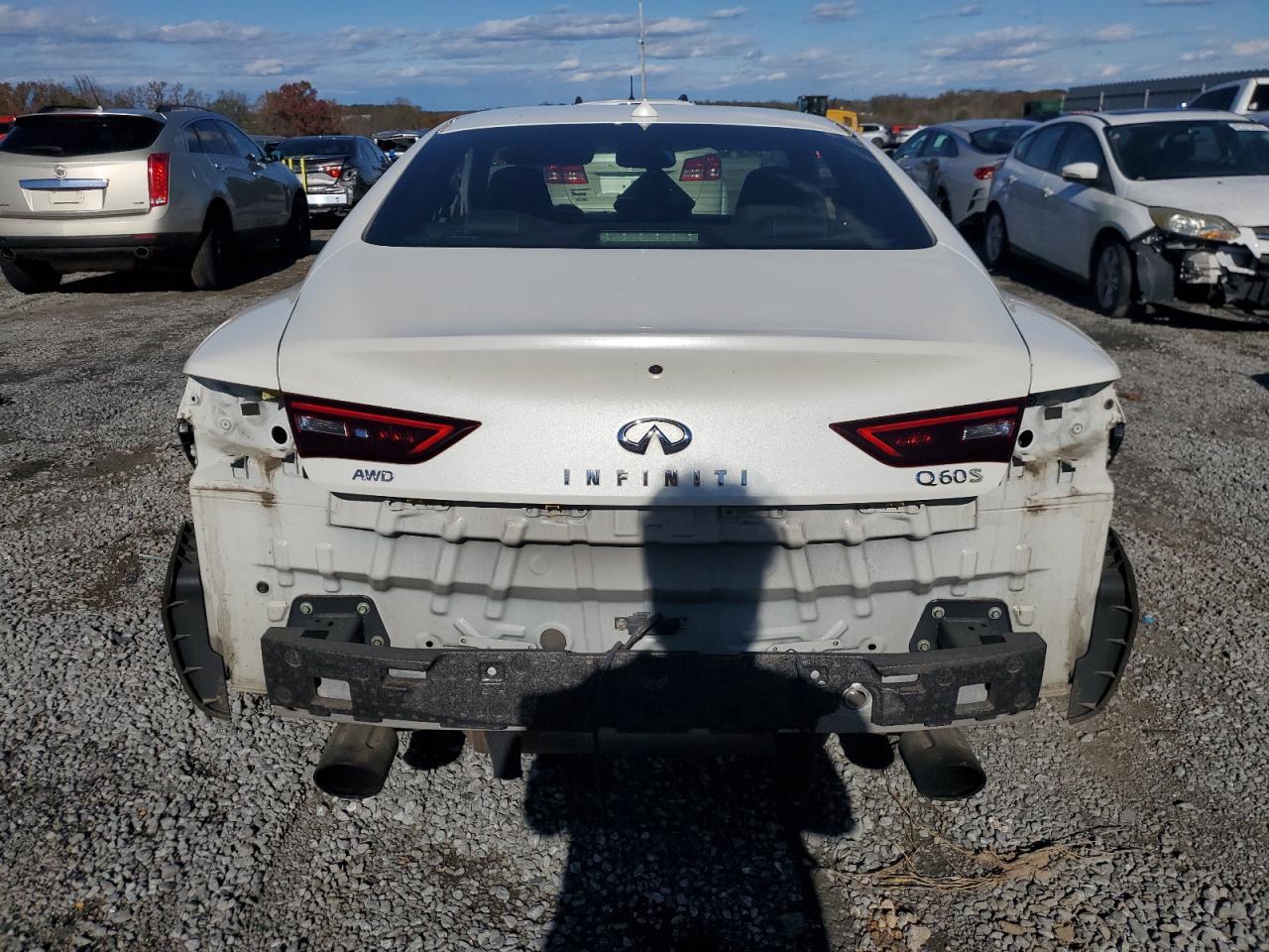 2017 Infiniti Q60 - Image 6