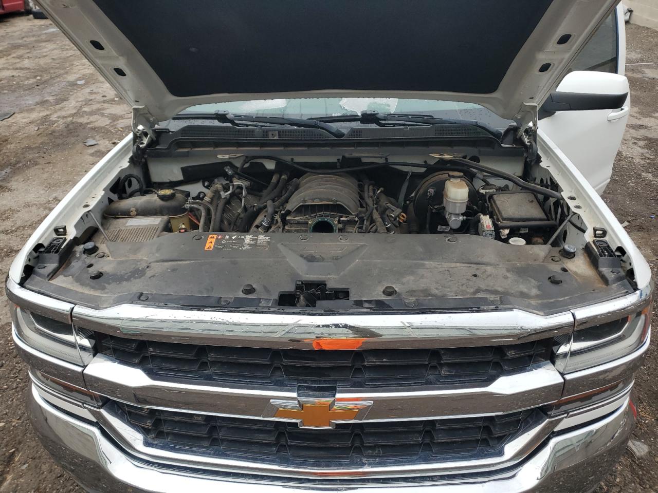 2019 Chevrolet Silverado - Image 11
