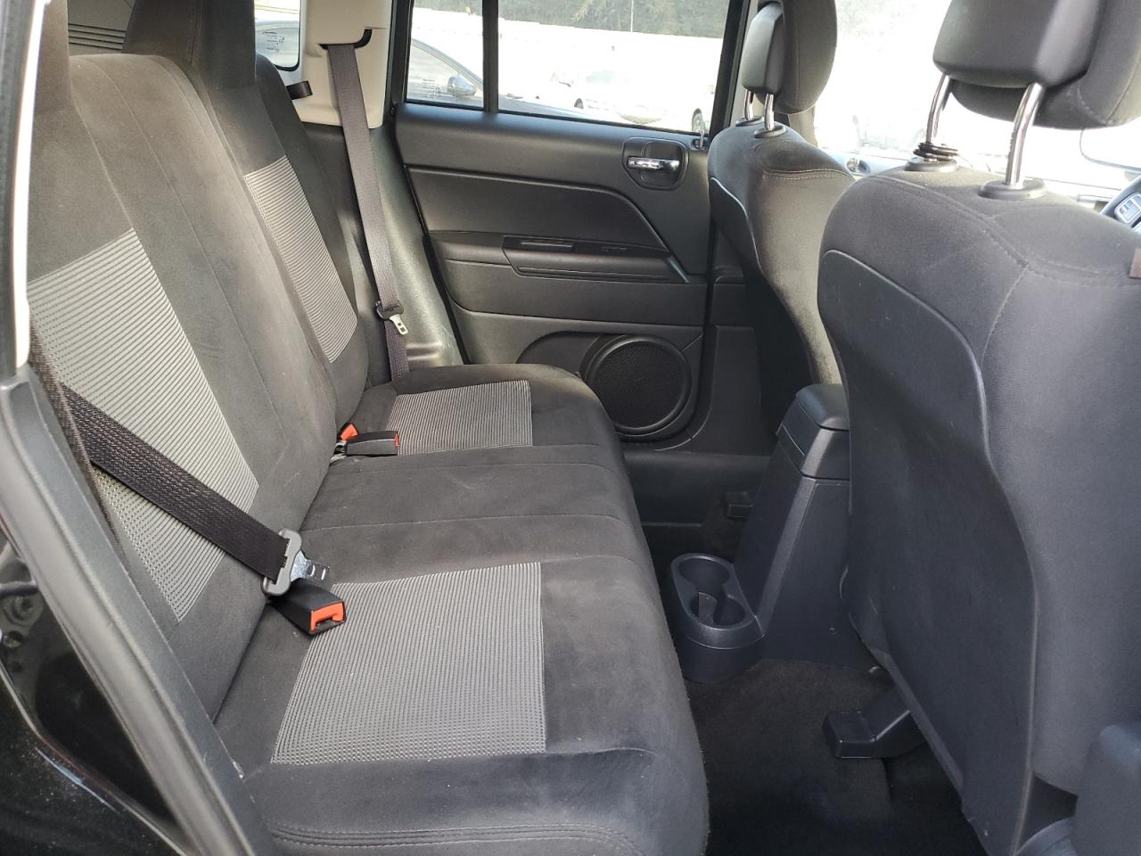 2016 Jeep Compass - Image 11