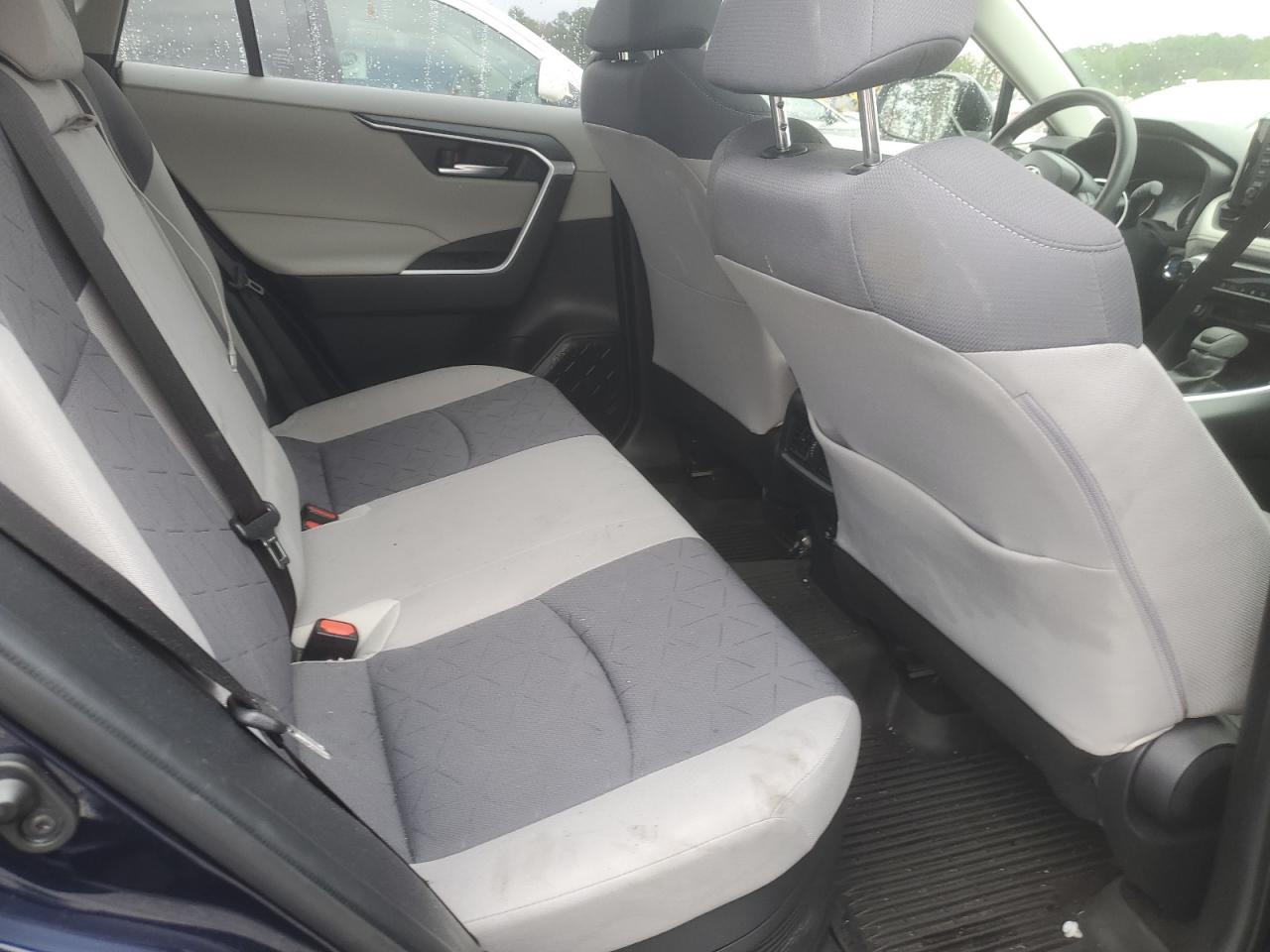 2020 Toyota RAV 4 - Image 11