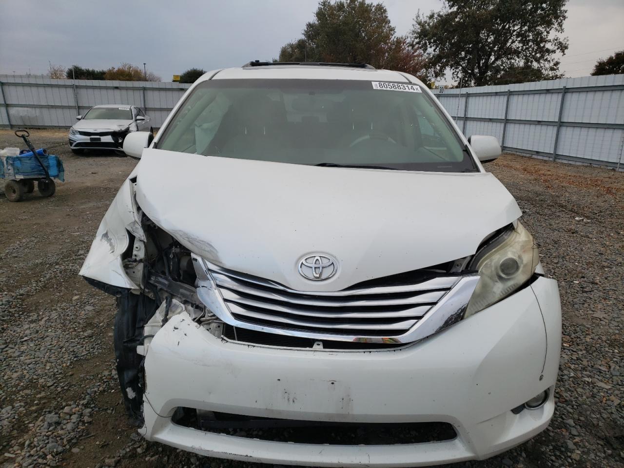 2012 Toyota Sienna - Image 5