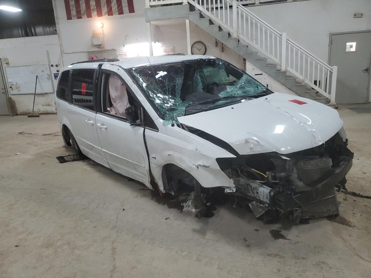 2017 Dodge Caravan - Image 4