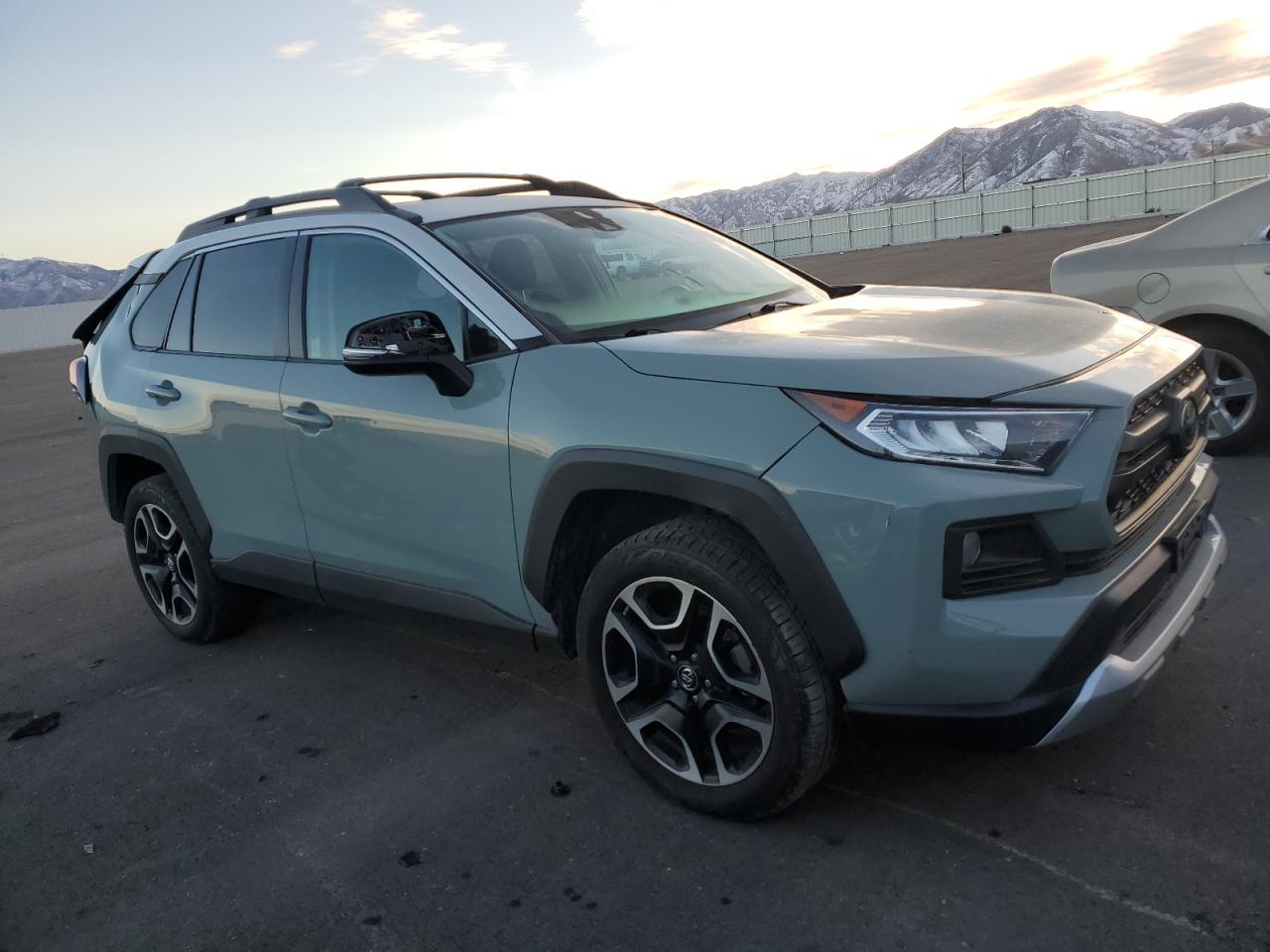 2019 Toyota RAV 4 - Image 4
