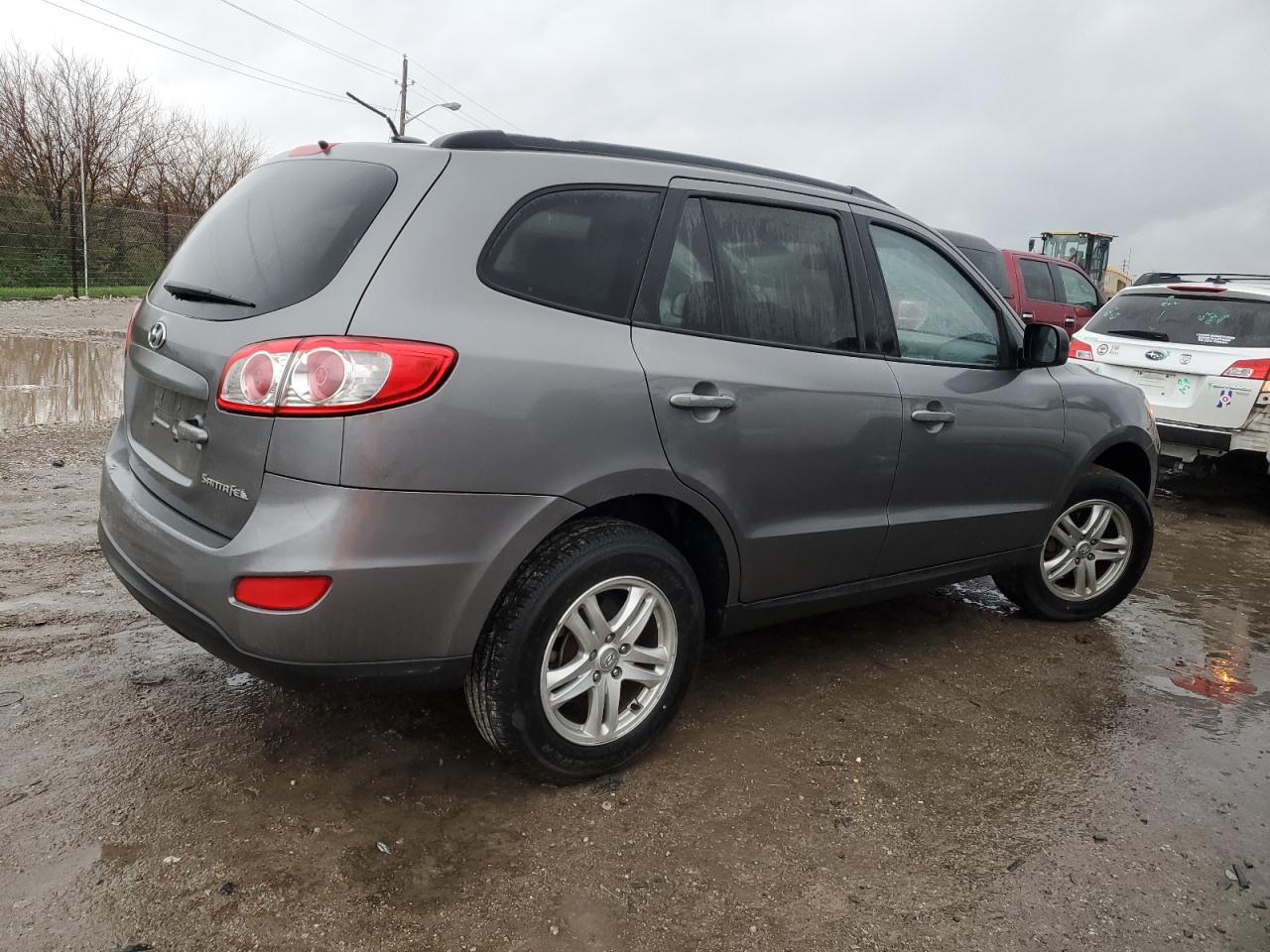 2010 Hyundai Santa Fe - Image 3