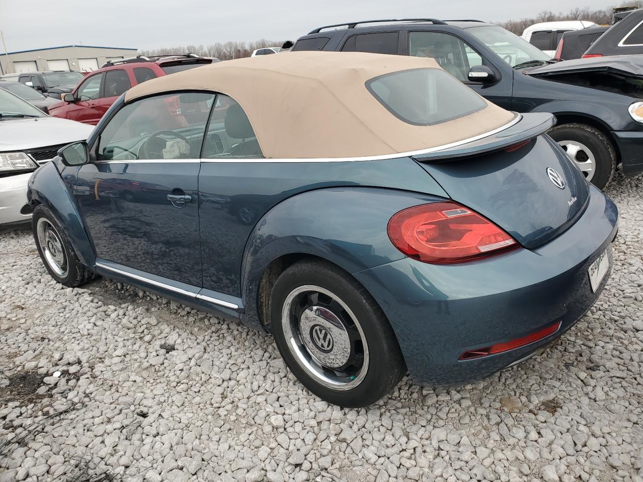 2018 Volkswagen Beetle - Image 2
