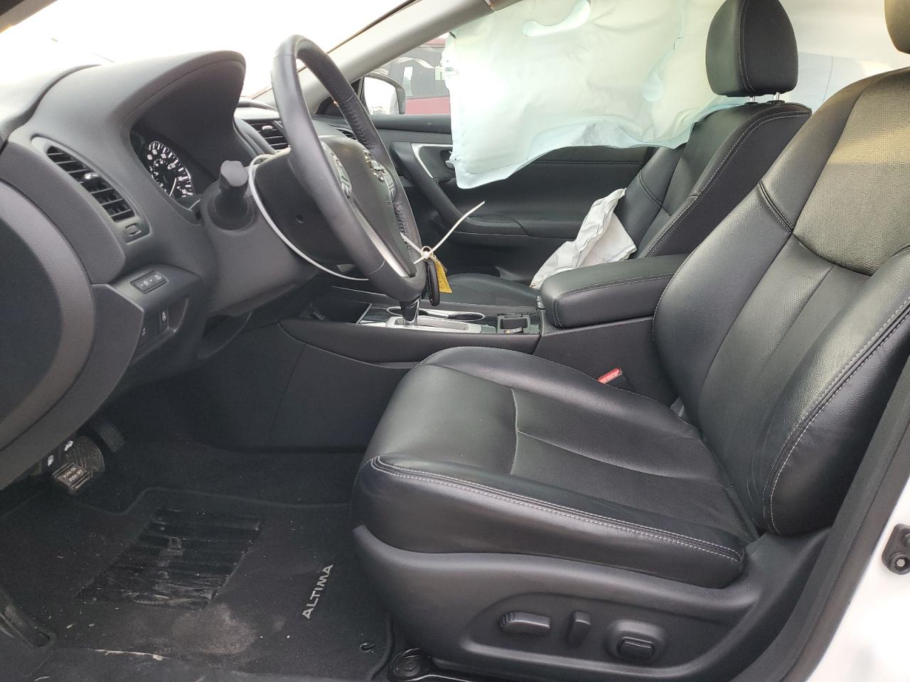2017 Nissan Altima - Image 7