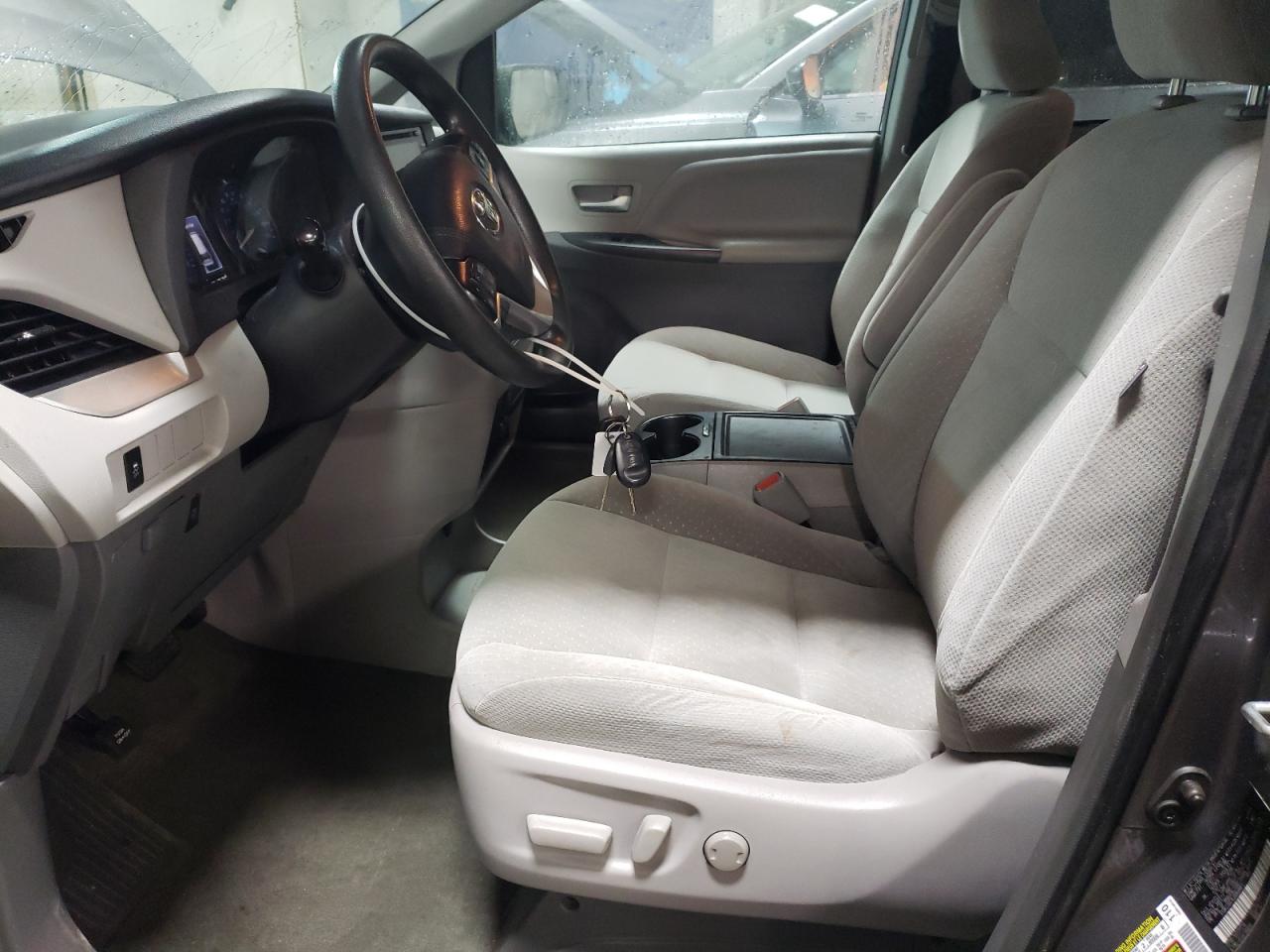 2018 Toyota Sienna - Image 7