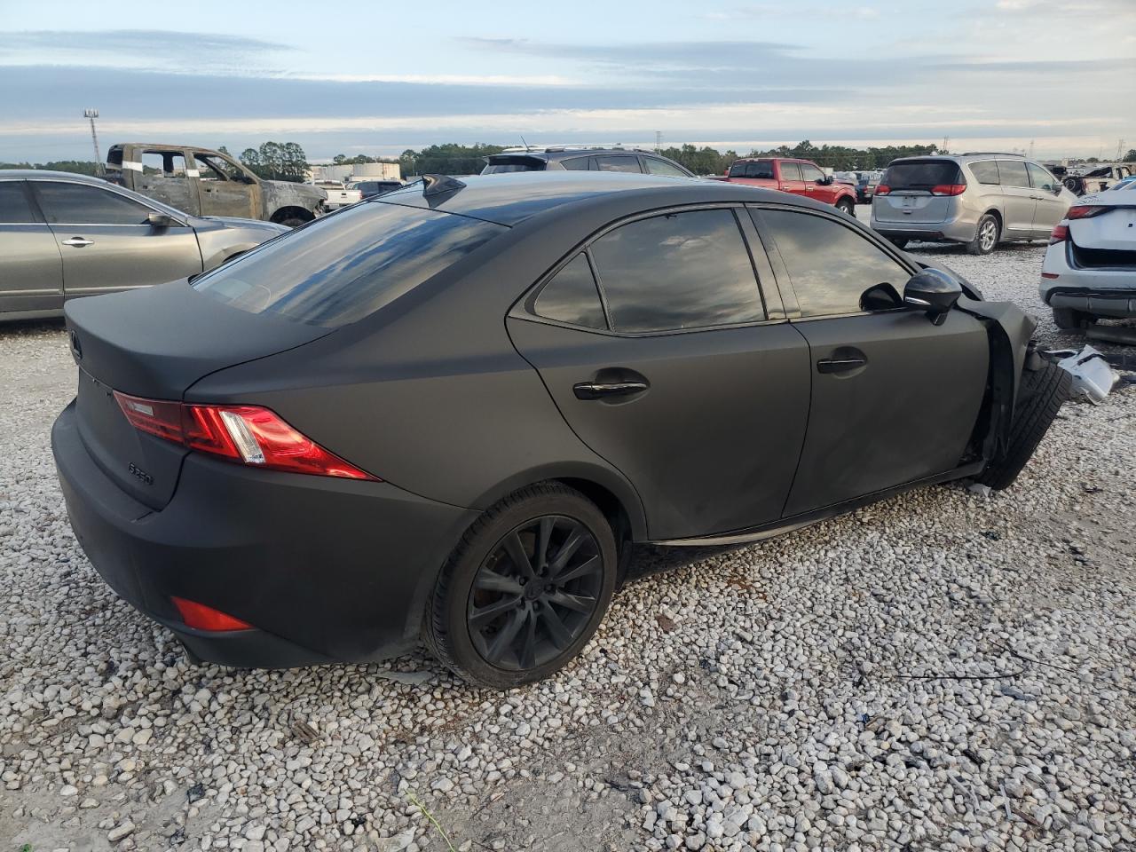 2015 Lexus IS - Image 3