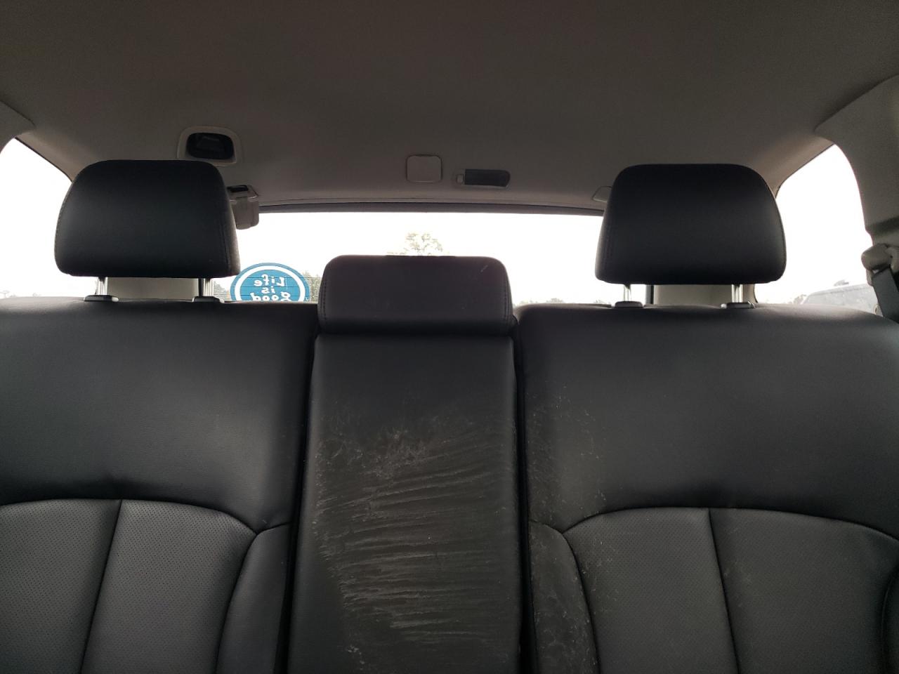2011 Subaru Outback - Image 10