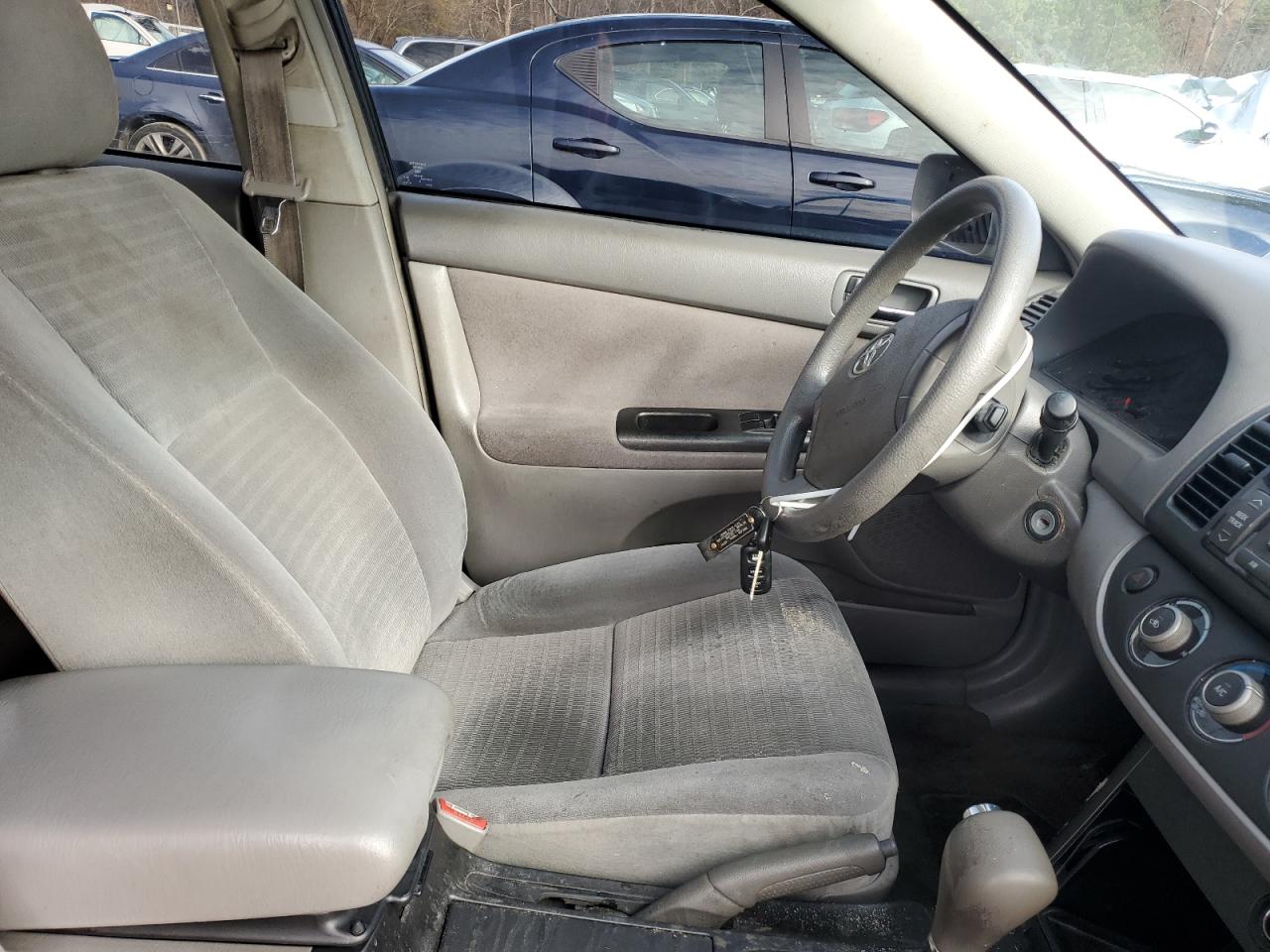 2005 Toyota Camry - Image 7