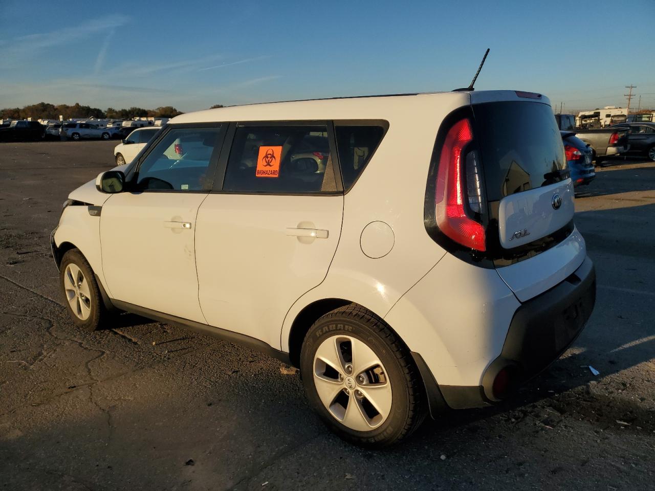 VIN KNDJN2A27E7063404 2014 KIA SOUL no.2