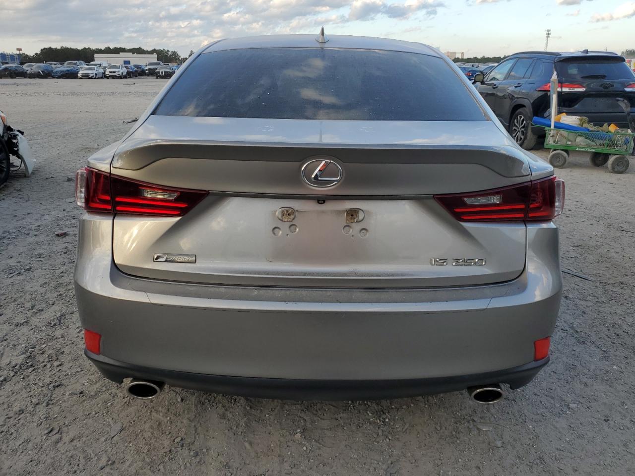 2015 Lexus IS - Image 6