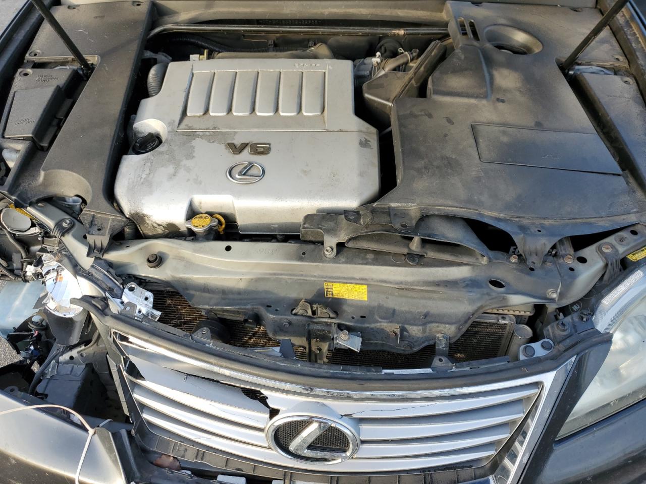 2011 Lexus ES - Image 11