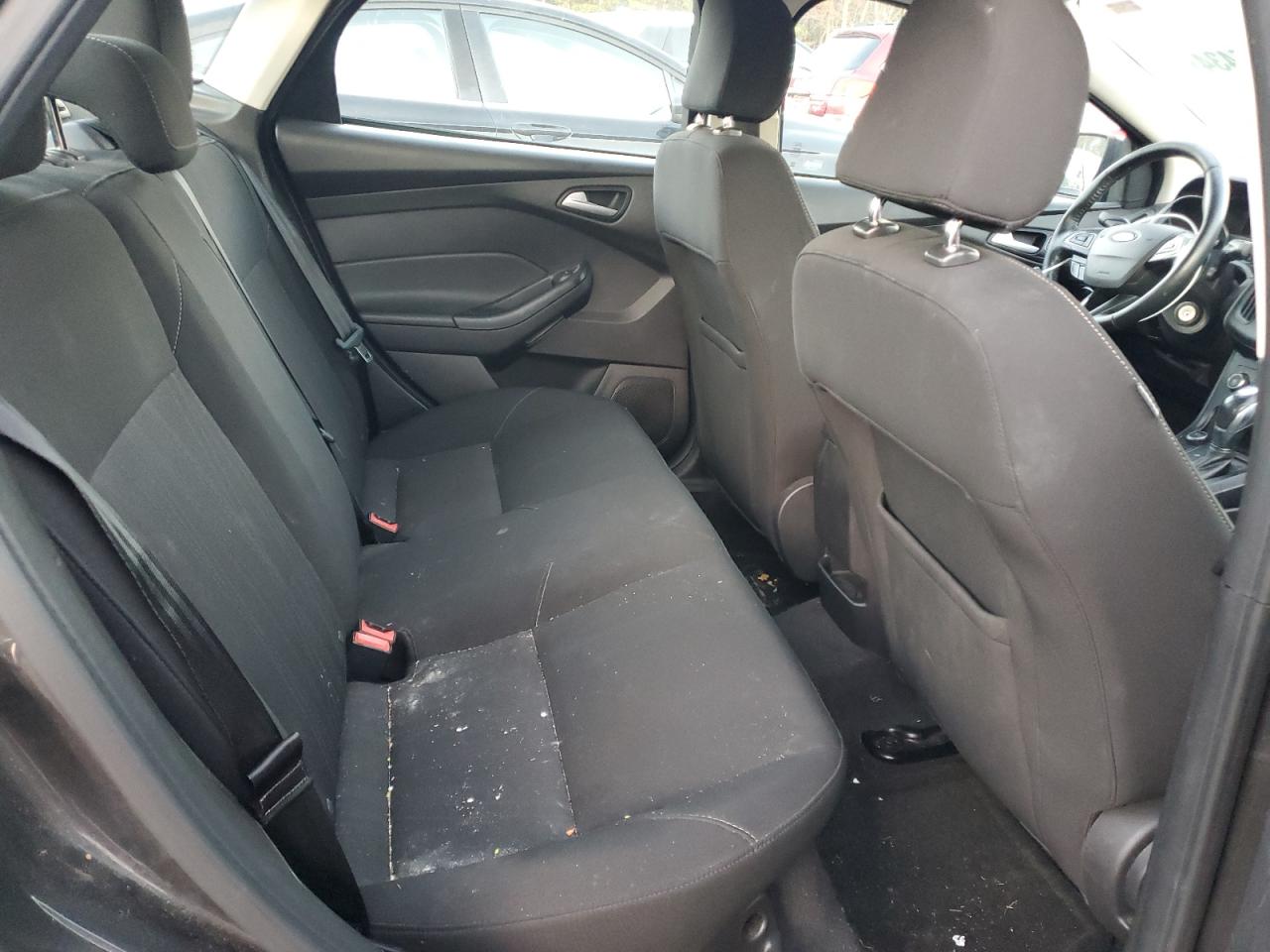 2015 Ford Focus - Image 10