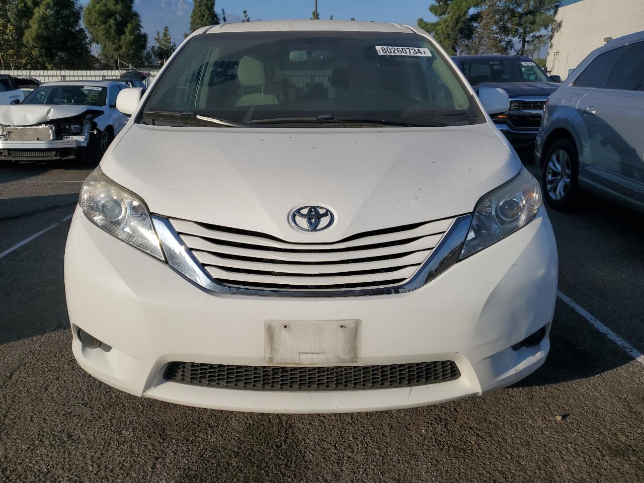2015 Toyota Sienna - Image 5