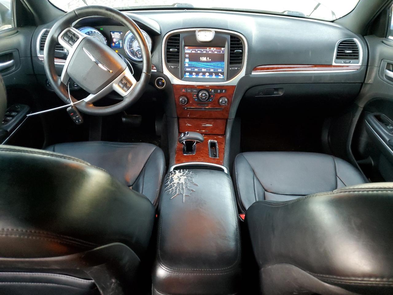 2013 Chrysler 300 - Image 8