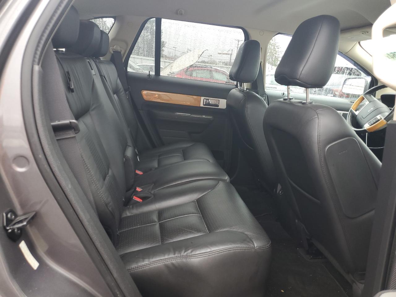 2010 Lincoln MKX - Image 11