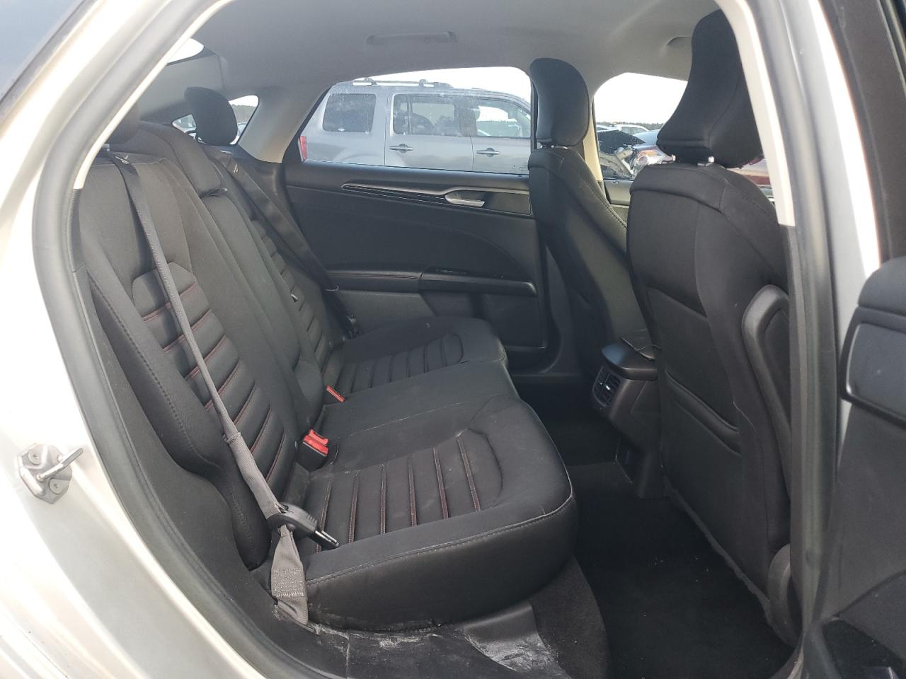 2016 Ford Fusion - Image 10