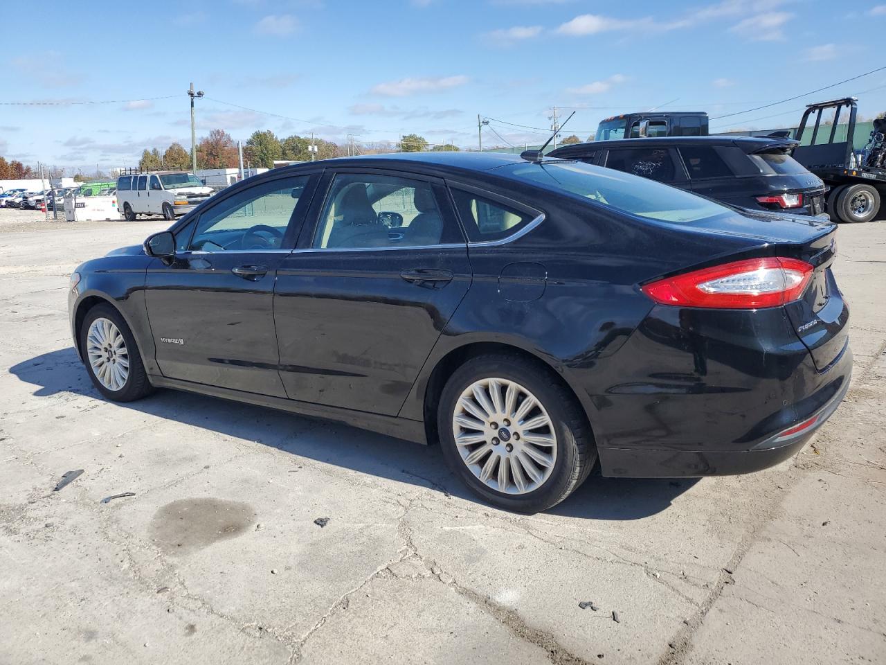 VIN 3FA6P0LU6GR405784 2016 FORD FUSION no.2