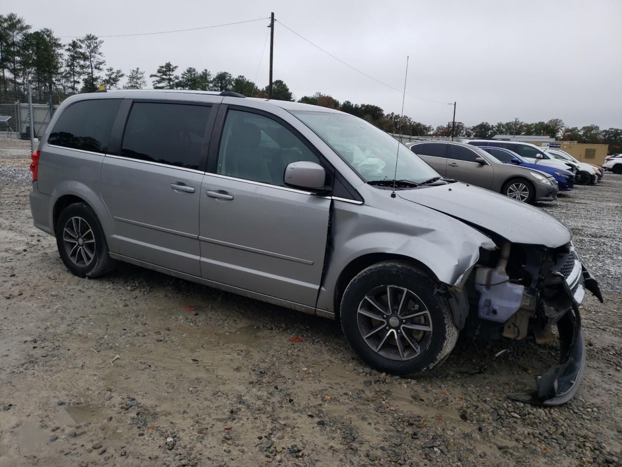 2017 Dodge Caravan - Image 4