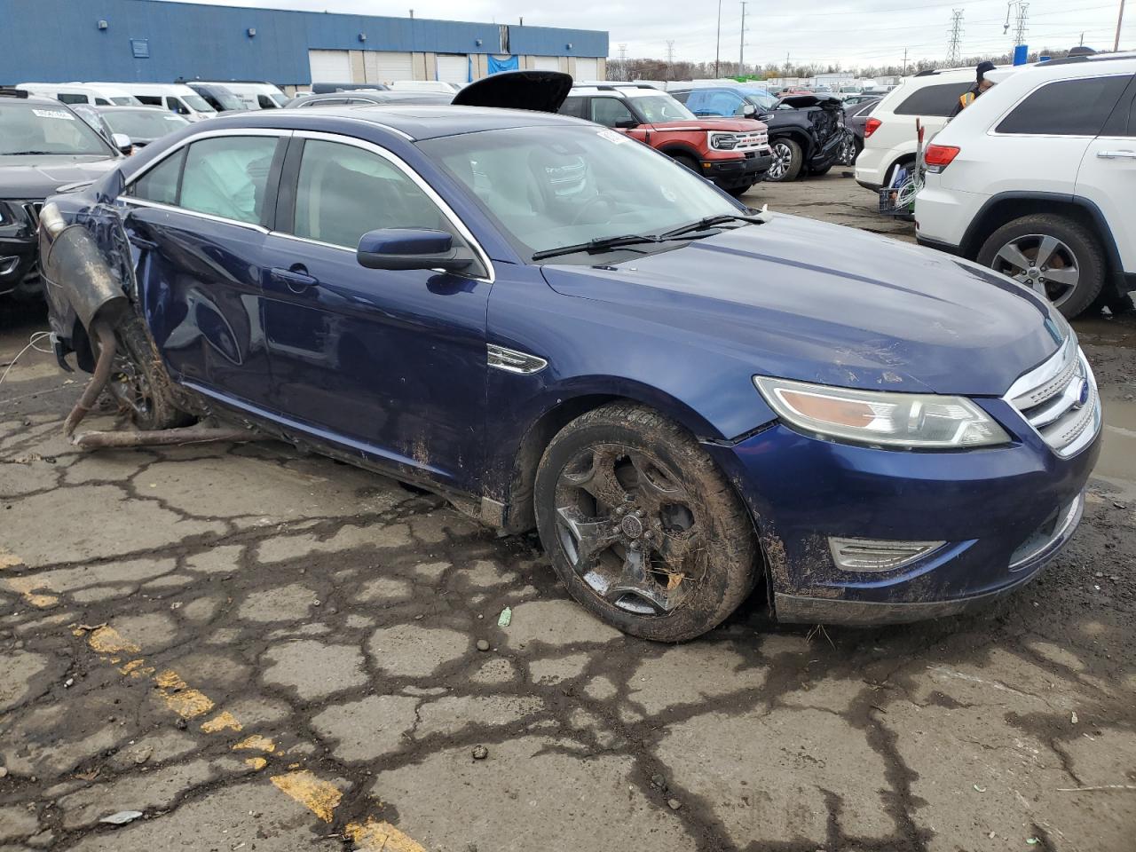 2011 Ford Taurus - Image 4