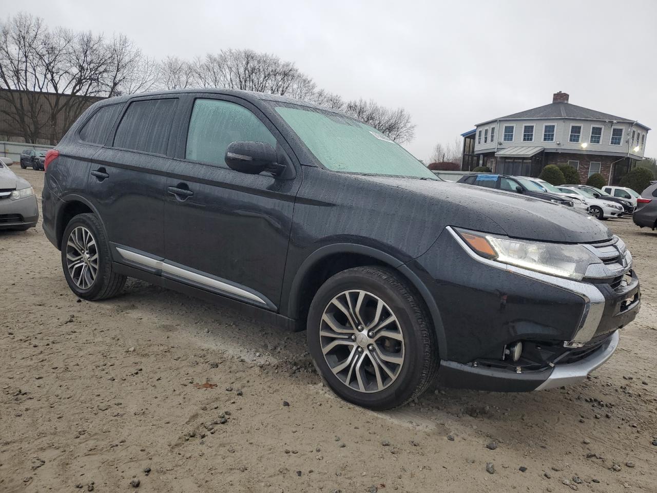 2018 Mitsubishi Outlander - Image 4