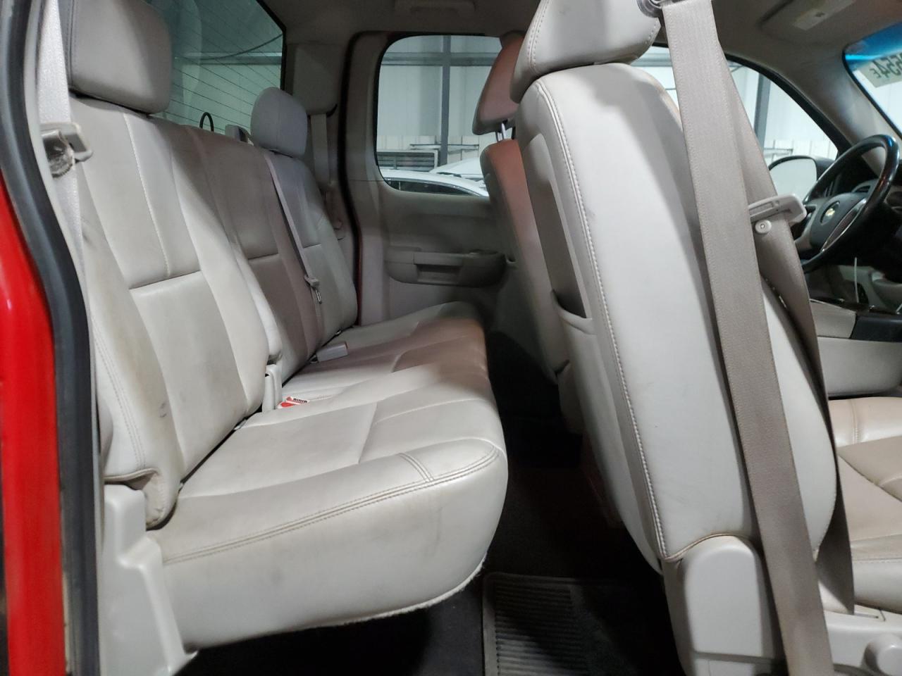 2009 Chevrolet Silverado - Image 10