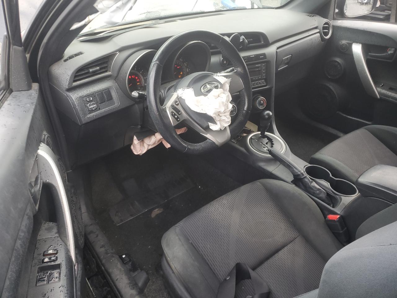 2011 Scion tC - Image 8