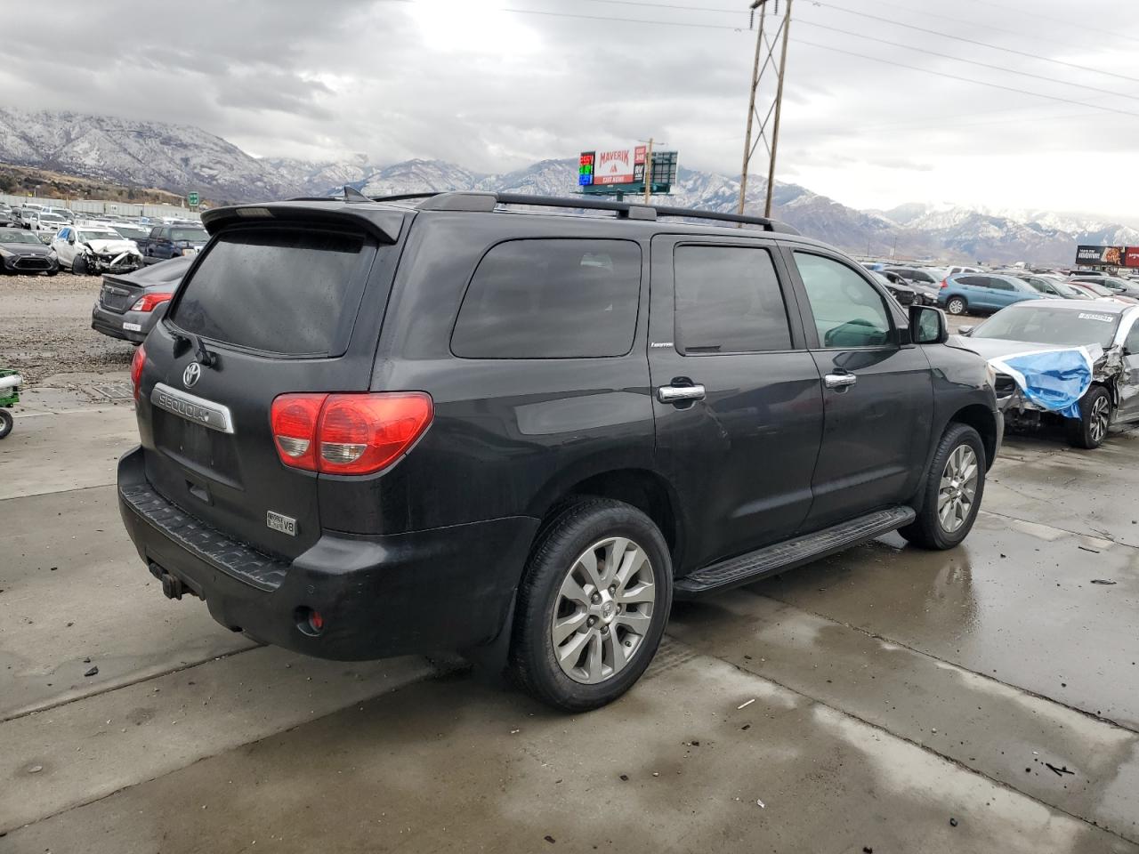 2011 Toyota Sequoia Limited VIN: 5TDJY5G18BS052713 Lot: 82001234