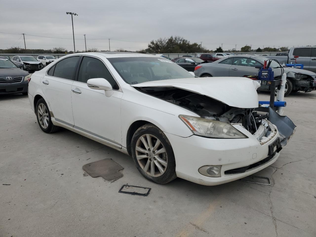2010 Lexus ES - Image 4