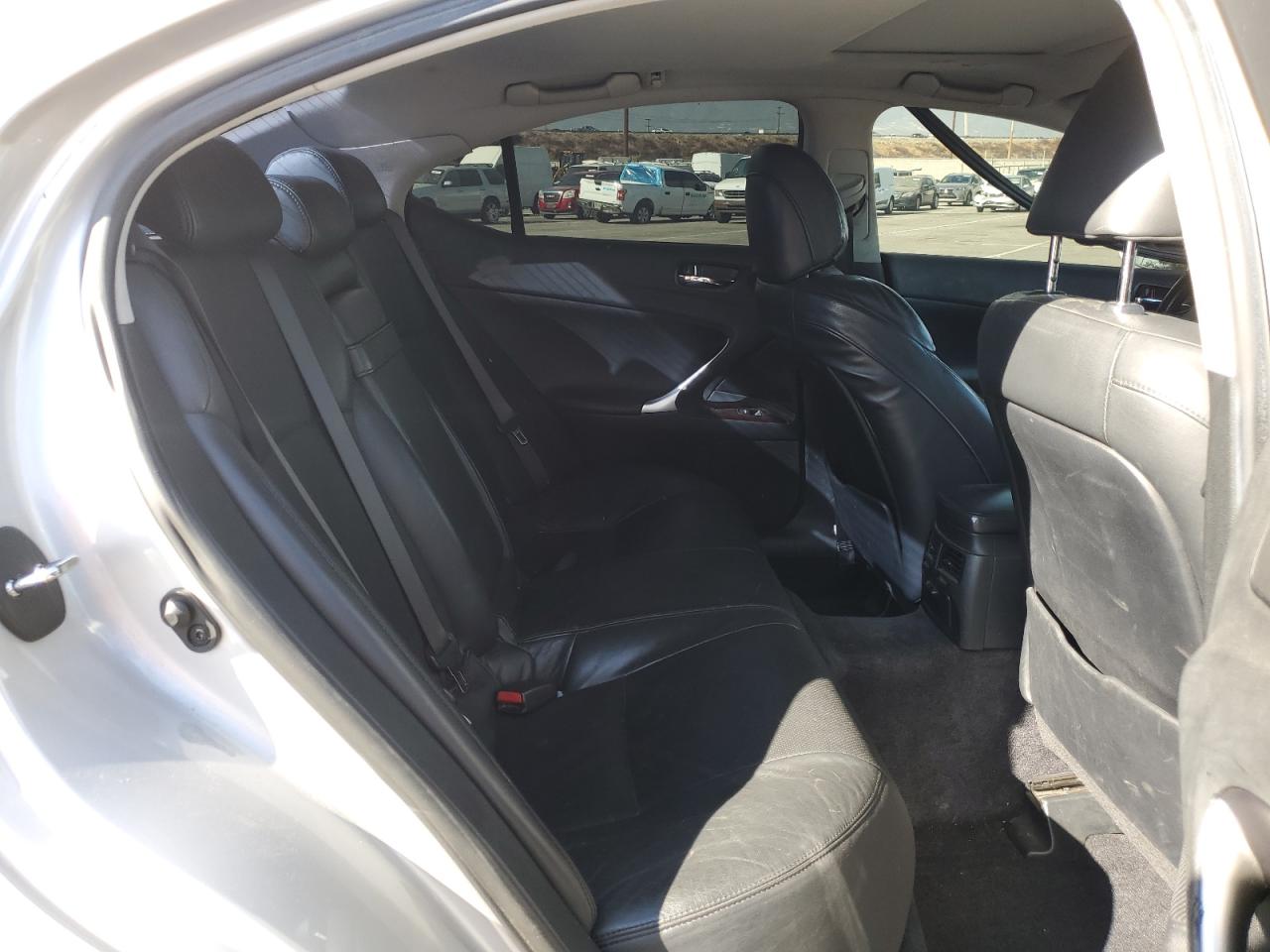 2007 Lexus IS - Image 10