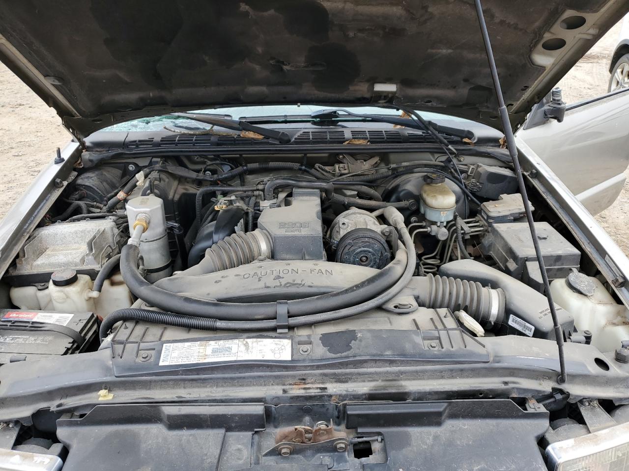 2000 Chevrolet S-10 Pickup - Image 12