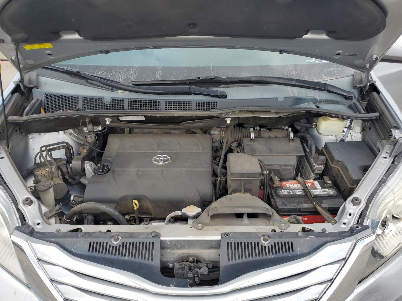 2015 Toyota Sienna - Image 12